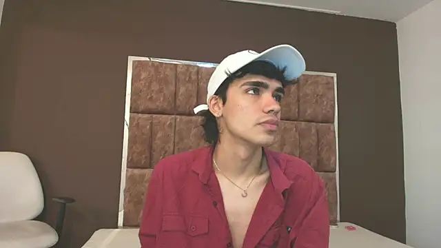 JoeCollins  online show from October 22, 2025, 9:25 pm