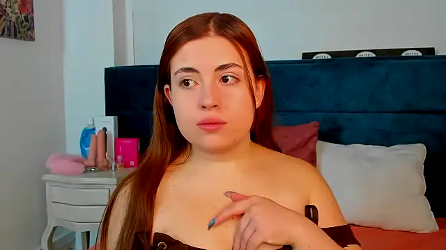 Vicluxxx online show from February 12, 2026, 2:23 pm