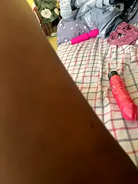 Dartthbaby online show from November 5, 2025, 4:07 pm