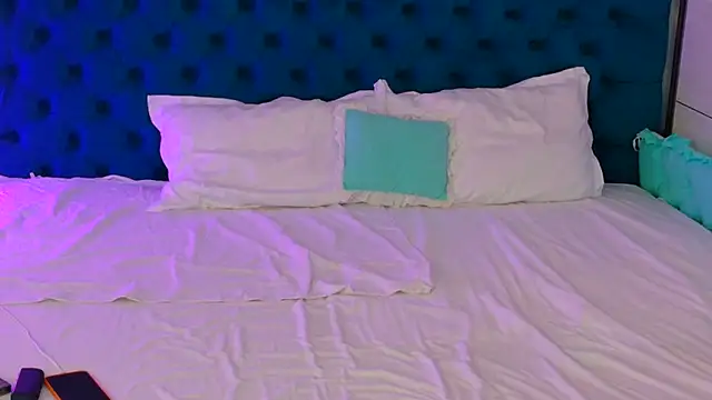 LexieRosse online show from April 10, 2026, 7:57 am