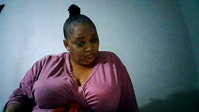 Snapshot of Yellobonepussy chatting on September 26, 2025, 6:01 pm Yellobonepussy online show from September 26, 2025, 6:01 pm