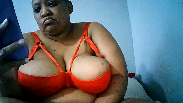 Snapshot of Yellobonepussy chatting on September 30, 2025, 1:38 pm Yellobonepussy online show from September 30, 2025, 1:38 pm