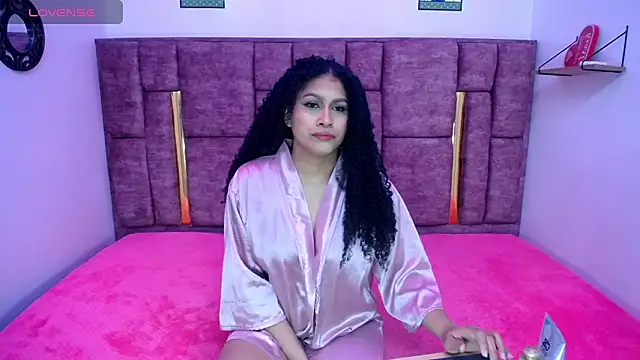 AYSHA WATSON online show from October 21, 2025, 1:01 pm