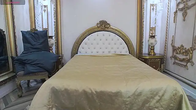 ZaraRoux online show from November 4, 2025, 7:57 pm