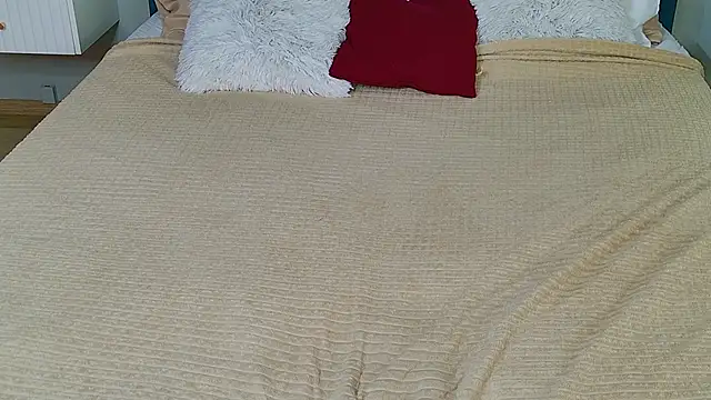 Evie Vall online show from November 16, 2025, 3:39 pm