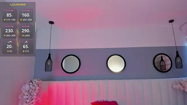 Mila Hank  online show from November 9, 2025, 12:14 pm