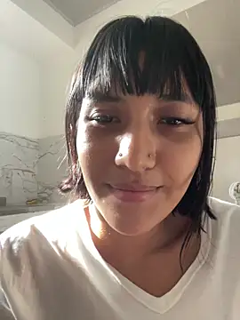 Amberdecolombia online show from November 16, 2025, 8:03 pm