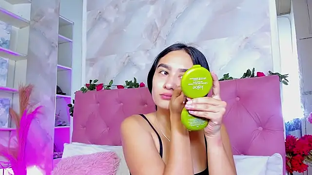 Nicolqueen  online show from October 22, 2025, 11:21 am