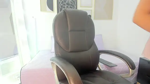 koraline 333 online show from October 17, 2025, 8:55 pm