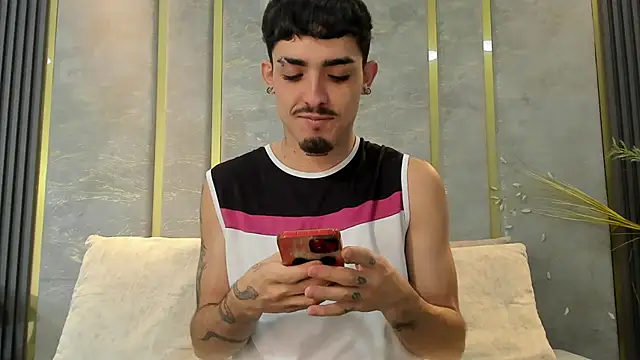 NikoStone  online show from December 5, 2025, 4:54 am