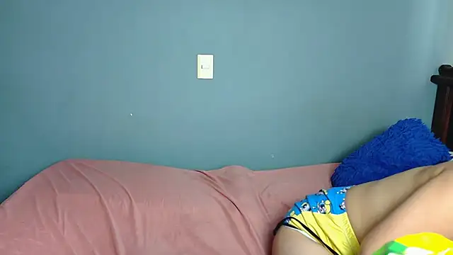 violetmia68 online show from December 21, 2025, 1:51 pm