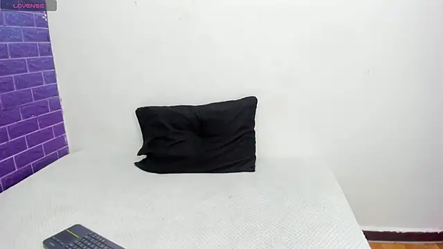 Cora 222 online show from September 12, 2025, 11:10 am