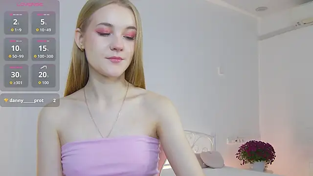 KumiKruz online show from November 10, 2025, 2:27 pm