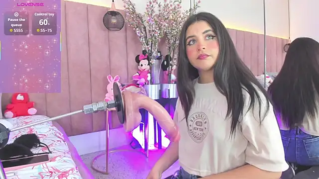 Snapshot of LizzyOlsen chatting on October 7, 2025, 8:28 pm LizzyOlsen online show from October 7, 2025, 8:28 pm