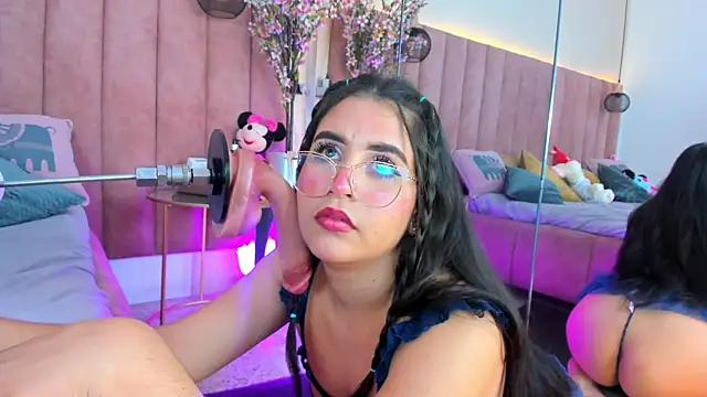 Snapshot of LizzyOlsen chatting on October 22, 2025, 3:40 am LizzyOlsen online show from October 22, 2025, 3:40 am