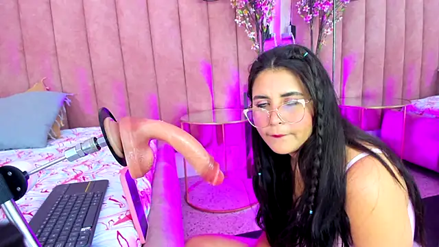 Snapshot of LizzyOlsen chatting on October 26, 2025, 5:02 am LizzyOlsen online show from October 26, 2025, 5:02 am