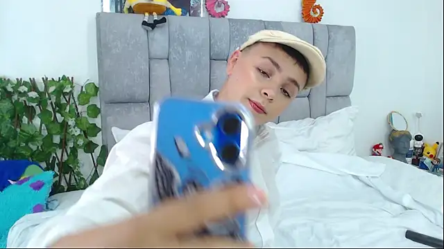 christopher Hot online show from October 3, 2025, 9:23 pm