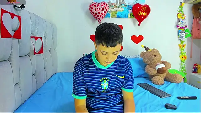 christopher Hot online show from February 9, 2026, 10:58 pm