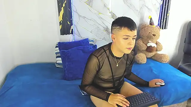 Snapshot of christopher_Hot chatting on June 6, 2026, 8:57 pm christopher Hot online show from June 6, 2026, 8:57 pm