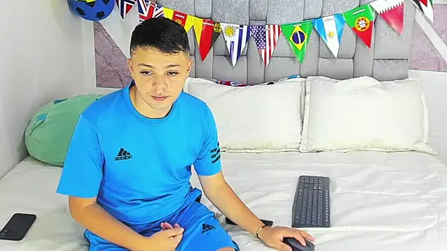 Snapshot of christopher_Hot chatting on June 26, 2026, 3:38 pm christopher Hot online show from June 26, 2026, 3:38 pm