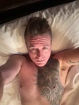 DILFiGuess11 online show from November 12, 2025, 1:44 pm