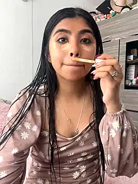 Snapshot of DianeSuns_ chatting on December 21, 2025, 6:59 pm DianeSuns online show from December 21, 2025, 6:59 pm