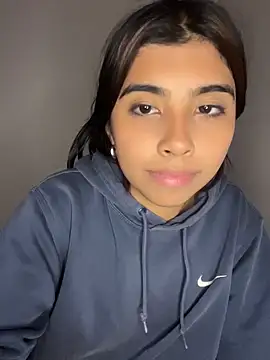 DianeSuns  online show from May 7, 2026, 5:13 am