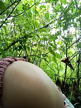 Snapshot of may-squirl chatting on September 16, 2025, 4:02 am may-squirl online show from September 16, 2025, 4:02 am