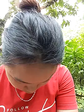 Snapshot of may-squirl chatting on September 25, 2025, 3:21 am may-squirl online show from September 25, 2025, 3:21 am