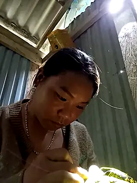 Snapshot of may-squirl chatting on September 26, 2025, 4:16 am may-squirl online show from September 26, 2025, 4:16 am