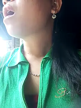 Snapshot of may-squirl chatting on October 6, 2025, 4:32 am may-squirl online show from October 6, 2025, 4:32 am