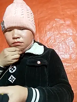 Snapshot of may-squirl chatting on October 25, 2025, 6:21 am may-squirl online show from October 25, 2025, 6:21 am