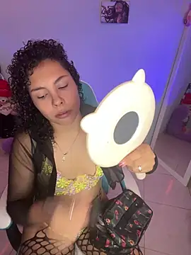 Snapshot of ViolettaMiller_ chatting on September 15, 2025, 1:22 pm ViolettaMiller online show from September 15, 2025, 1:22 pm
