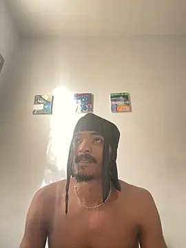 TRILLAHUNG online show from September 21, 2025, 8:54 pm