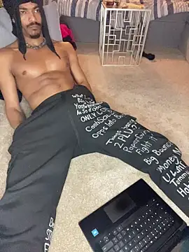 Snapshot of TRILLAHUNG chatting on March 2, 2026, 8:26 pm TRILLAHUNG online show from March 2, 2026, 8:26 pm