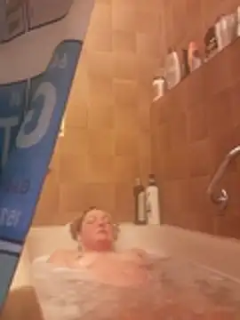 LiluLiluLilu online show from November 25, 2025, 6:52 pm