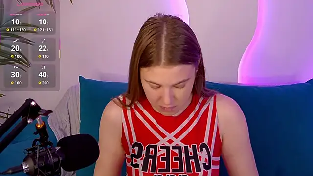 Snapshot of MelanieHenders chatting on October 5, 2025, 5:39 am MelanieHenders online show from October 5, 2025, 5:39 am