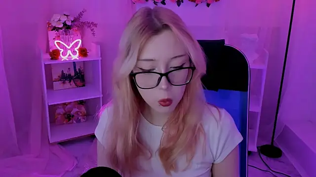 RubyBennett online show from September 13, 2025, 7:08 am