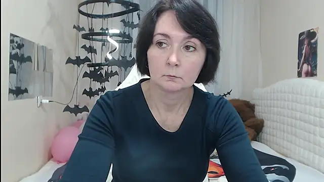 VivianGuchih online show from November 2, 2025, 12:51 pm