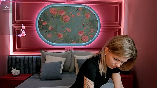 NaomiSol online show from September 27, 2025, 7:30 pm