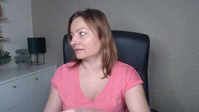 angelaSamt online show from November 26, 2025, 6:58 am