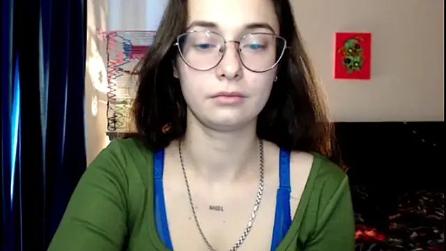 HotAnna2004 online show from November 13, 2025, 9:19 am