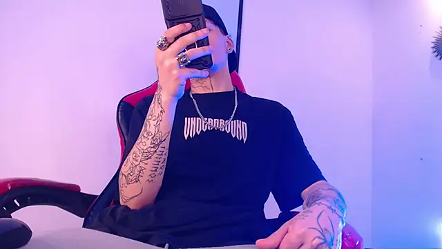 Anhonymus  online show from September 28, 2025, 4:18 am