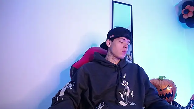 Anhonymus  online show from October 28, 2025, 3:43 am