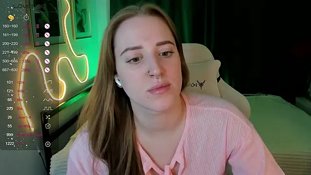 Alice Cire online show from December 18, 2025, 2:34 pm