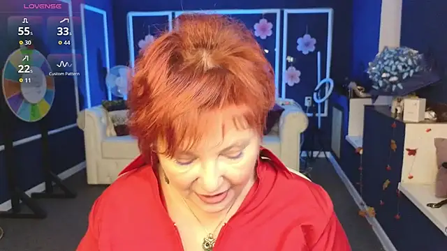 Kira Kenett online show from November 18, 2025, 5:12 am