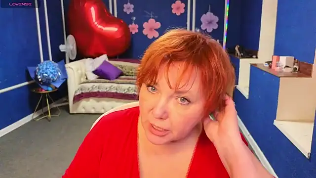 Snapshot of Kira_Kenett chatting on April 20, 2026, 5:26 pm Kira Kenett online show from April 20, 2026, 5:26 pm