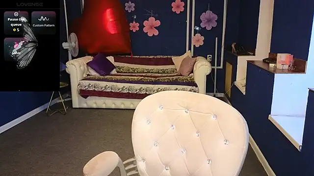 Snapshot of Kira_Kenett chatting on May 16, 2026, 7:05 am Kira Kenett online show from May 16, 2026, 7:05 am