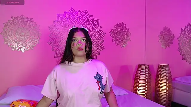 HatsaJones online show from October 4, 2025, 3:48 am