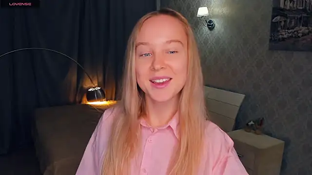 SoonMoor online show from November 16, 2025, 5:07 pm